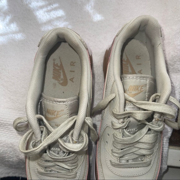 Women Air Max 90 Ultra SE “ Light bone”- Size 7 - Picture 6 of 9